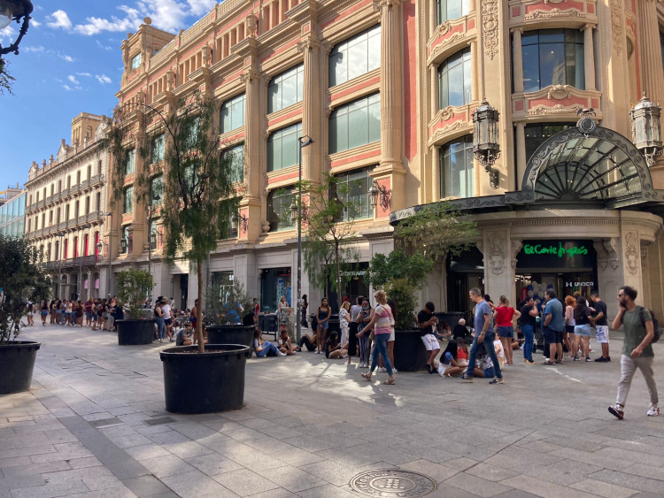 Hundreds of people queuing at Shein's showroom in Barcelona, on June 30, 2022